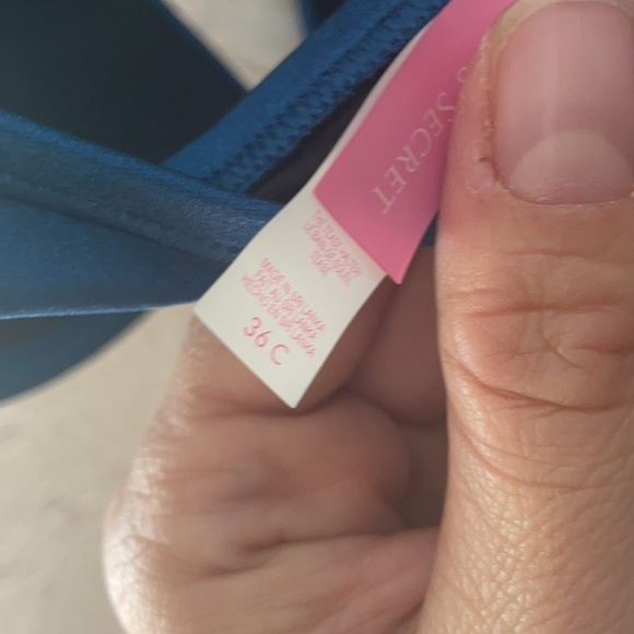 Bikini - Picture 3 of 6